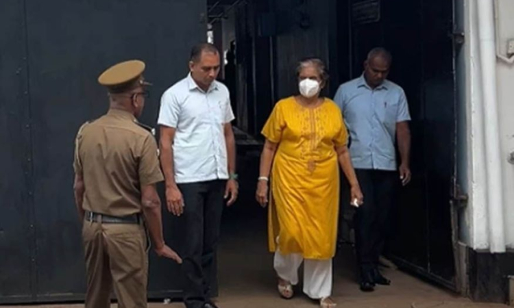 හිටපු ජනපති ලේකම් සමන් ඒකනායක අද අධිකරණය හමුවට : චන්ද්‍රිකා රිමාන්ඩ් එකට ගිහින් !